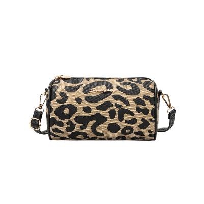 China Printing new arrivals wholesale leopard print mini bags for ladies small sling bag woman cross body mini handbags clip for sale