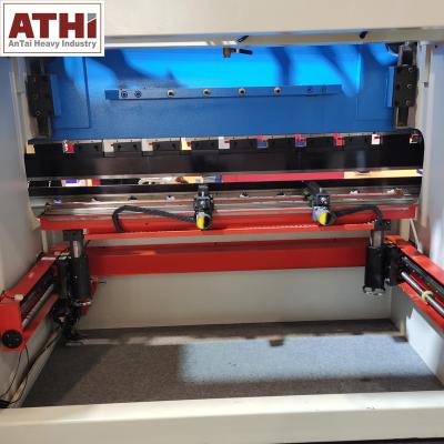 China Building Material Shops Hydraulic Sheet Metal Cutting And CNC Metal Press Brake Bending Machine for sale