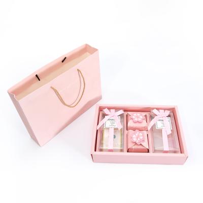 China Hot Selling Recycled Materials 2021 Wedding Companion Gift Box Pink Empty Paper Box for sale