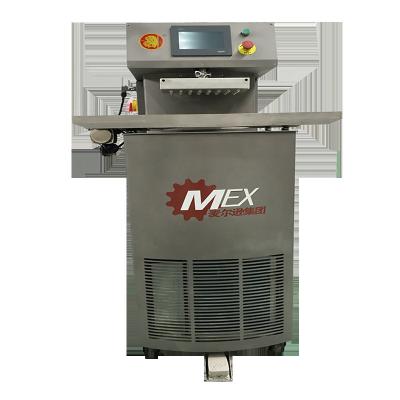 China Snack Factory Small Chocolate Tempering Machine for sale