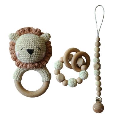 China Eco-Friendly Gift 4 Pcs Newborn Montessori Silicone Pacifier Clip Succulent Kids Toys/Set Wooden Rattles Crochet Lion Rattle Toys for sale