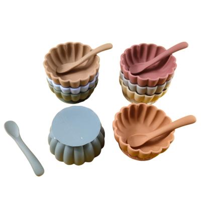 China 100% Eco-Friendly Private Pumpkin Shape Training Dishes Logo Set Sucker Bowl With Suction Portable Baby Spoon Silicone Suction Feeding Bowl for sale