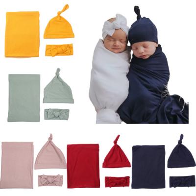 China Baby Shower Gift Set Anti-Static Small Plain Wrap Wrap Cover With Knotted Beanie Headband And Wrap Hat Receiver Cover for sale