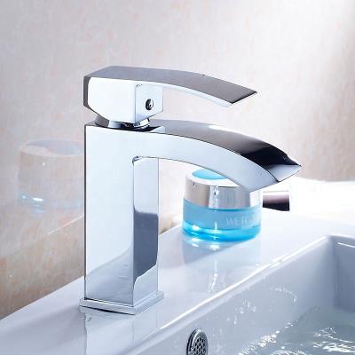 China Hot Selling Chrome Bathroom Faucets Zinc Cheap Faucet Metered Single Handle Deck Mounted Basin Faucet for sale