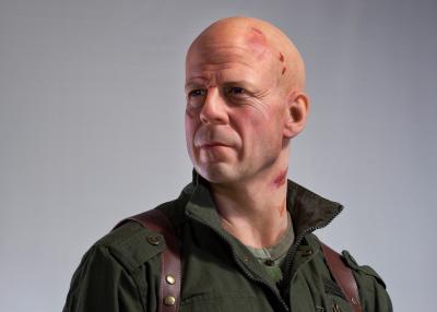 China Custom Made Vivid Artificial Lifelike Famous Wax Statues / Bruce Willis Wax Figure for sale