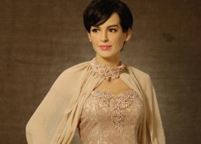 China Museum Life Size  Celebrity Wax Statues Of Anne Hathaway Scuplture for sale