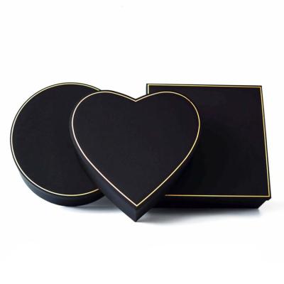 China New Material Design Recycled Rose Gift Boxes Flower Packaging Box Heart Shape Flower Custom Boxes With Window for sale