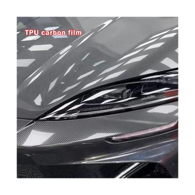 China Rolo de envoltório de carro de vinil de alto brilho 3D fibra de carbono preto auto-aderente fácil manutenção à venda