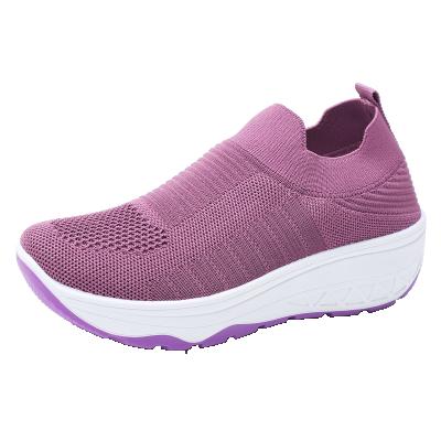 China BAIRUILUN Lightweight Women Pink Sport Shoes Lightweight Durable Shoes Breathable Nurse Casual Shoes for sale