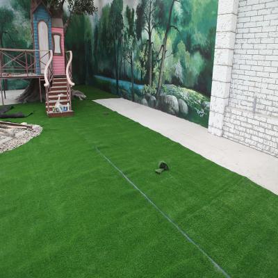 China Factory wholesale cheap artificial green artificial football wall pe grass 40mm sintetico wall for sale