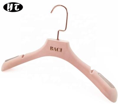 China Good Quality Velvet Coat Hanger Luxury Hot Pink Wide Velvet Coat Hanger For Garment for sale