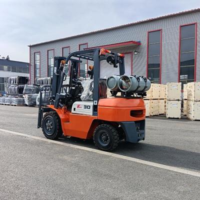 China 3.0 Tonnen LPG-Forklift 3m Masten Festreifen Doppelbrennstoff-Forklift Verwendung im Lager zu verkaufen