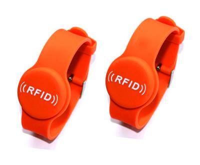 China Orange Armband 125KHZ T5577 Silikon-RFID für den Kabinett-Verschluss justierbar zu verkaufen