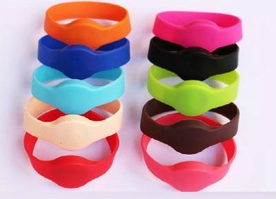 China Theme Park Access Control Low Frequency 125khz T5577 Silicone RFID Tag Bracelets for sale