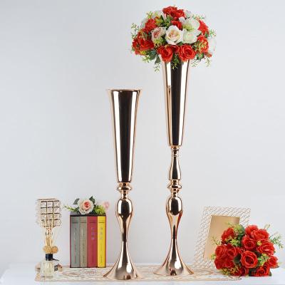 China Event Party Supplies Metal Wedding Table Centerpieces Stand Road Lead For Home Decoration Flower Stand Vase for sale