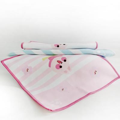 China Best Quality and Low Price Child Safe Soft Kaka Bear Hand Towel Pink and White Microfiber Cleaning Cloths for sale