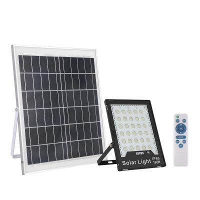 China 4-6 horas de tiempo de carga Control remoto 100w-400w LED solar luces de inundación utilizados en público y jardín en venta