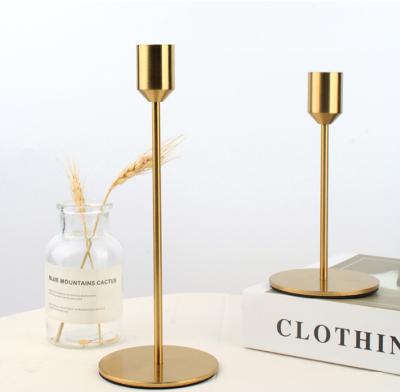 China Light luxury Scandinavian wedding metal wind decorative craft ornaments candle cup gold transparent candle holder for sale