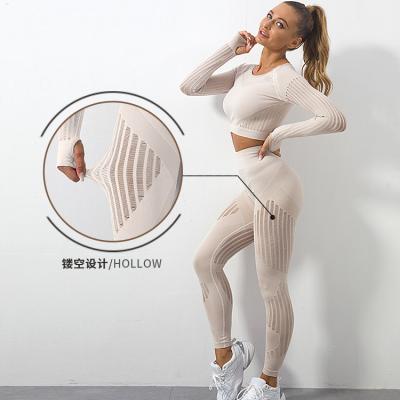 China 2022 Wholesale Seamless Breathable Knit Elastic Yoga Wear Set Hip Fitness Lifting Yoga Wear for sale