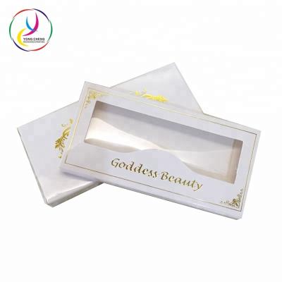 China Recyclable Luxurious White Color Mink Lint Box With Gold Hot Stamped Logo for sale