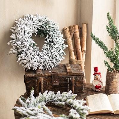 China The color is natural and is different size Christmas wreath full set Christmas gift shop decoration lowest price washable Christmas tree decoration for sale