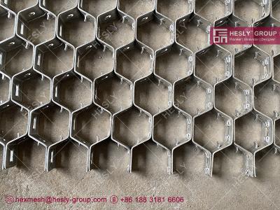 China 15mm height Hexmesh for refractory linings in flues | 960mm width | 304 alloy material for exporting for sale