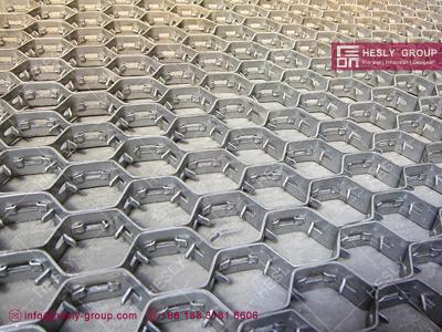 China 30mm height Hexmesh for Refractory Lining in furnaces | China Hex-Mesh Supplier | 3’x10' for sale