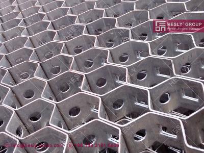China Hexmesh Refractory Armouring Lining | Bonding Holes Style | 1.5X30X50mm | 304 | HESLY China Factory Exporter for sale
