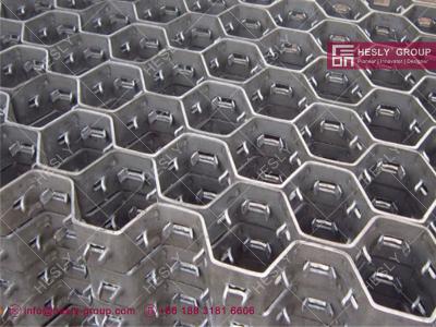 China Carbon Mild Steel Hex Metal Mesh Refractory Lining | 14gauge thick | 1