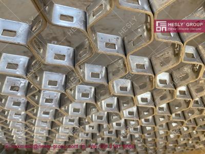 China 0Cr17Ni14Mo2 hex steel grid with 20mm standard height, 60mm hole | standard size 965mmx1000mm for sale