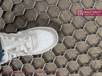 China Hex-Mesh with Lances | 15X1.5mm steel strip | 50mm hexagonal mesh | 1X2m for sale