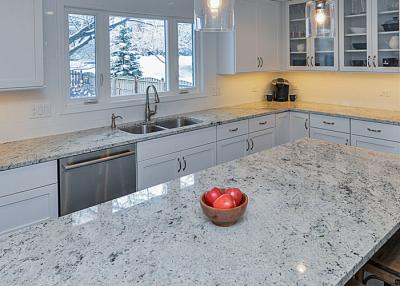 Κίνα Γυαλισμένα γκρίζα φυσικά Countertops γρανίτη για το γραφείο κουζινών προς πώληση