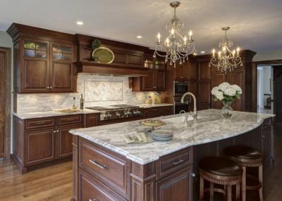 Κίνα Στιλπνά άσπρα φυσικά Countertops γρανίτη για λοξευμένη την κουζίνα άκρη προς πώληση