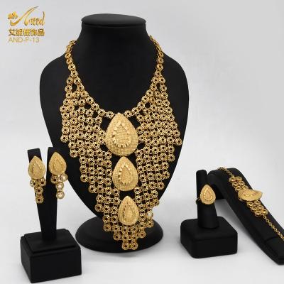 China Bridal Jewelry Gift Party Gift Gold Set Dubai Choker Fashion Necklace Pendant Imitation African Different Bridal Romantic Gold Set for sale