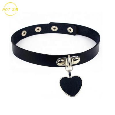 China Decoration Heart Choker Necklace PU Leather Goth Choker Necklace With Heart Link Pendant PU-Shape Adjustable Waist Punk Pendant Heart Necklace for sale