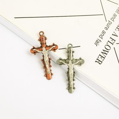 China Environmental Protection Religious Catholic Zinc Alloy Retro Cross of Christ Jesus Church Bag Keychain Accessories Pendant for sale