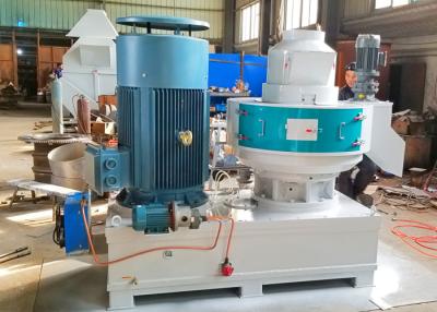 China Vertical Ring Die Pellet Machine , Sawdust Pellet Mill For Compress Wood Pellets for sale