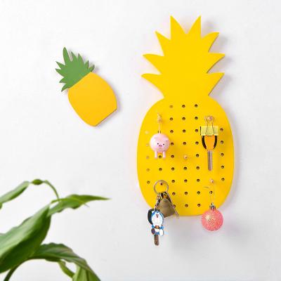 China Leaf Shape Pegboard Sustainable Wood Shelf Mounted Rack Hole Dish Storage Wall Diy Home Storage With 10pcs Hook Clips for sale