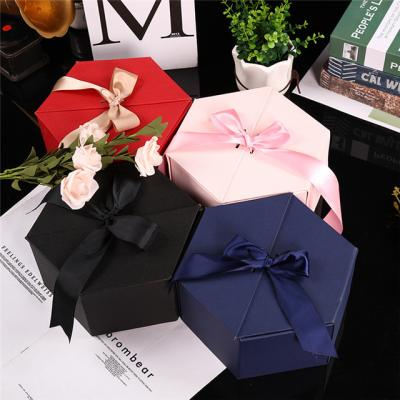 China Recycled Materials Decoration Valentine's Day Gift Candy Box Packaging With Ribbon Luxury Custom Wholesale Magnetic Wedding Gift Box for sale