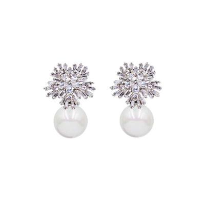 China New Design Zircon and Pearl Jewelry Women's Casual/Sporty Jewelry Crystal Zircon Silver Stud Earrings for sale