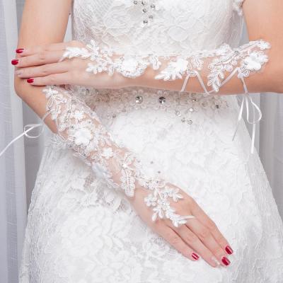 China Comfortable Bridal Gloves Crochet Finger Lace Gloves Europe and America Hot Sale for sale