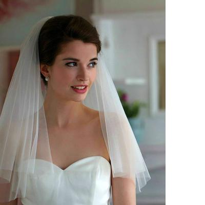 China Soft Touch Tulle Cheap Simple Short Bridal Veils With Metal Comb for sale