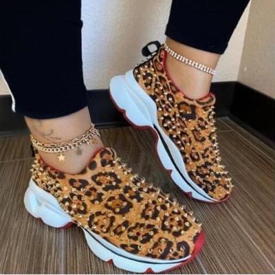 China Lightweight walking shoes rivet leopard personality trend fashion shoes thick custom women ladies leisure 2021 new for sale