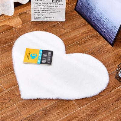 China Add Thickness Wholesale Custom Made High Quality Faux Heart Rabbit Fur Area Rug For Home Area Rugs Faux Fur Blankets Indoor Decoration Area Rugs for sale