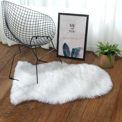 China Washable OEM Wholesale 60 x 90 x Faux Sheepskin Fur Area Rug Anti-Slip Rug with Customized Color for sale