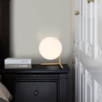 China Modern Scandinavian modern Hot selling bedroom study hotel bedside simple LED table lamp for sale