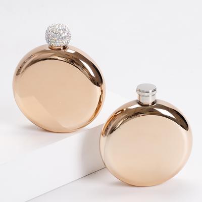 China Traditional Made in China Top Quality Adults Flask Set Hip Whiskey Steel Hip Flask 5OZ for sale