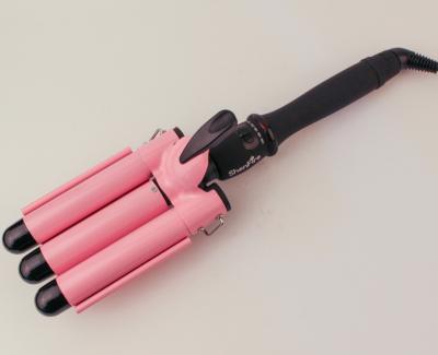 China Big Wave Curling Hair Curler 3 Barrel Big Curling Iron Wave Hair Curling Iron Magic Wand with 5 Temperature Levels for sale