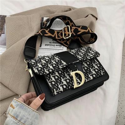 China Brand Newest High Quality Designer Letter Wide Shoulder Strap Purse Bolsos Mano Feminina Bolsa Luxury Famous Brand Handbag For Women for sale