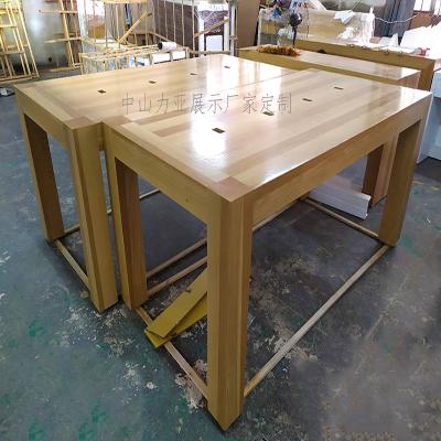 China 2020 retail store factory price computer display table wooden mobile phone display table mobile phone display table for sale